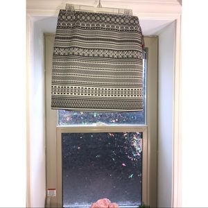 NWT-Black and white pattern skirt.
